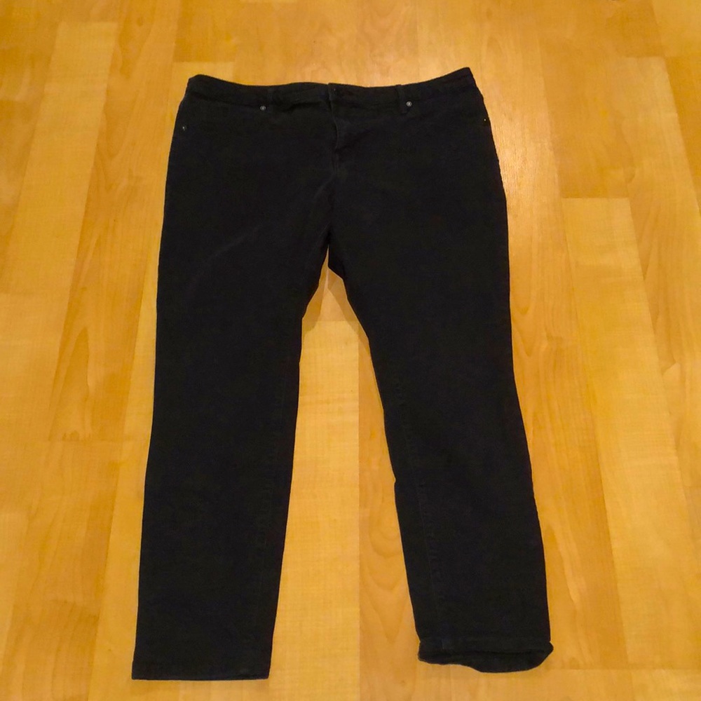 Ava & Vic black jegging size 18W